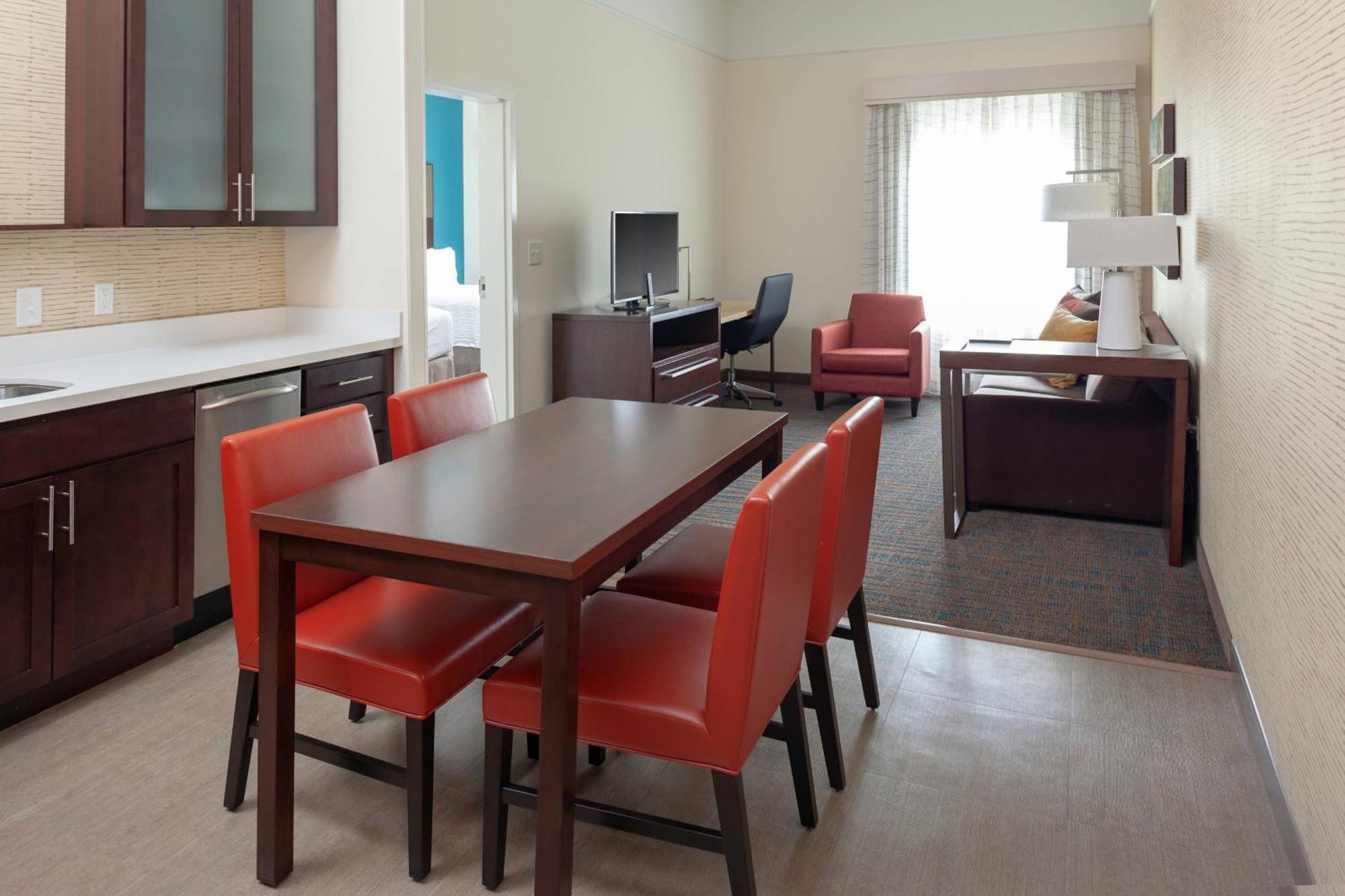 Hotel By Marriott Atlanta McDonough