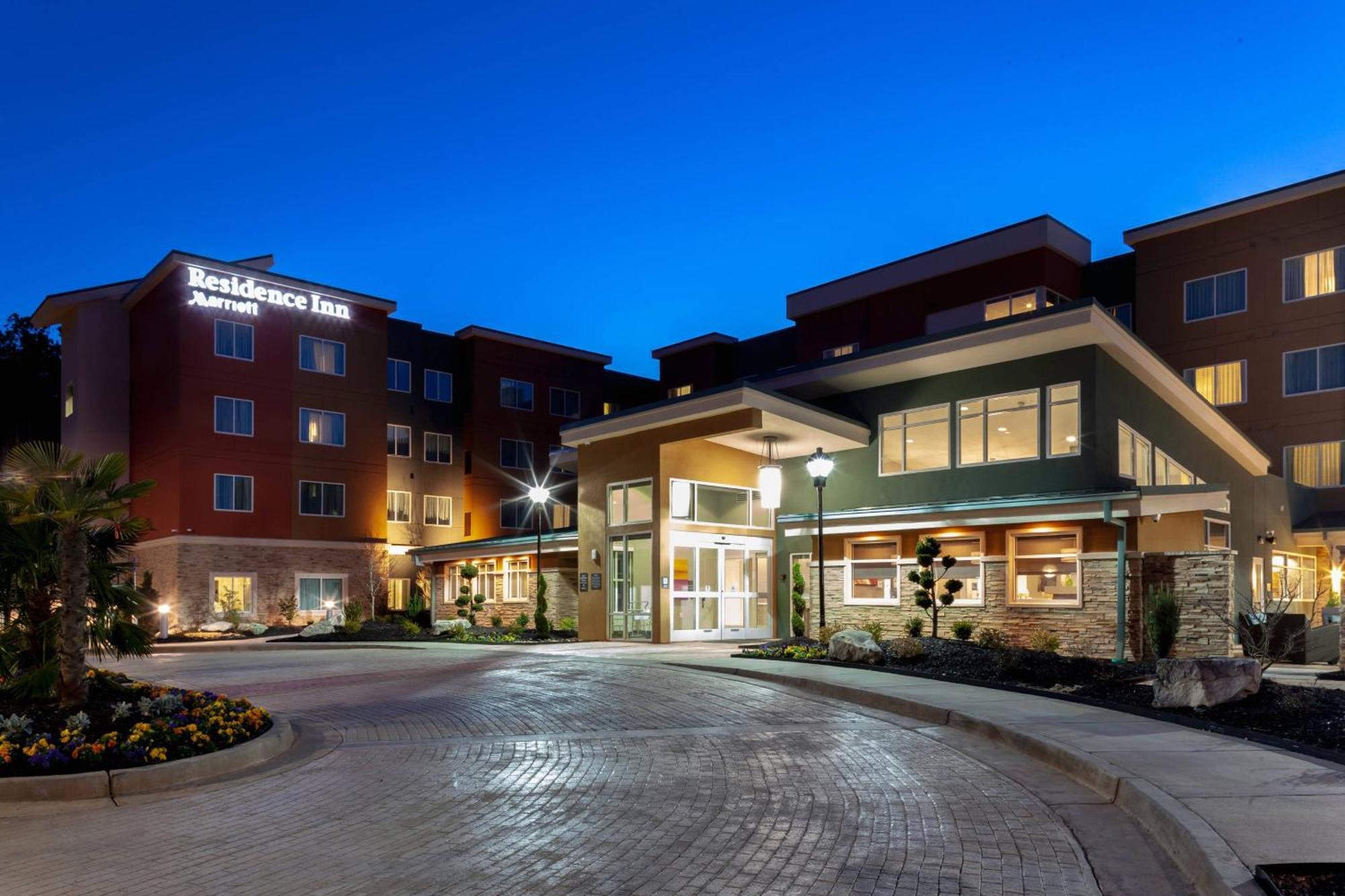 By Marriott Atlanta Hotel McDonough